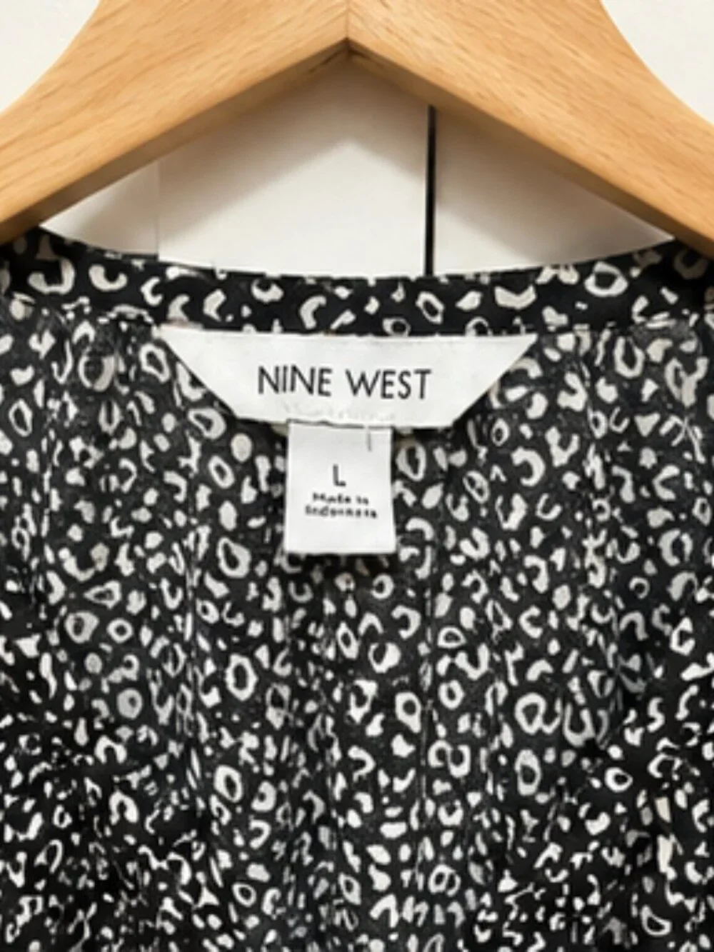 Nine West Black & White Animal Print Long Sleeve Blouse Size Large